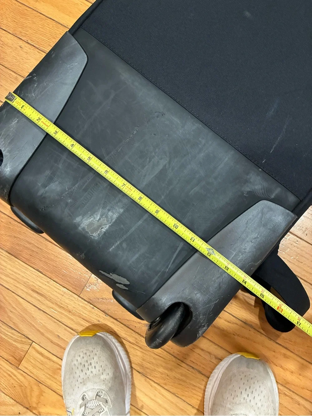 Nike Rare Rolling Duffel luggage Two Wheel Cabin Roller - Black Suitcase 26”